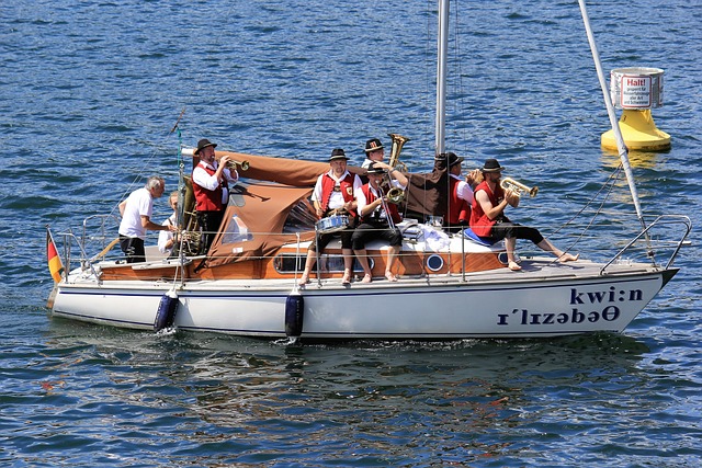 更是亚洲乃 更是亚洲乃